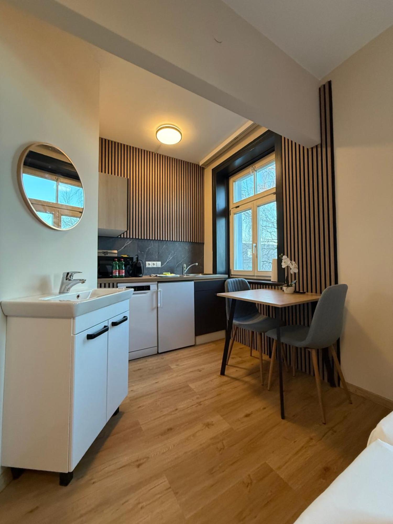 Crown Living Villa Blumenau Studios, Smarttv, Parkplatz Lustenau Ngoại thất bức ảnh