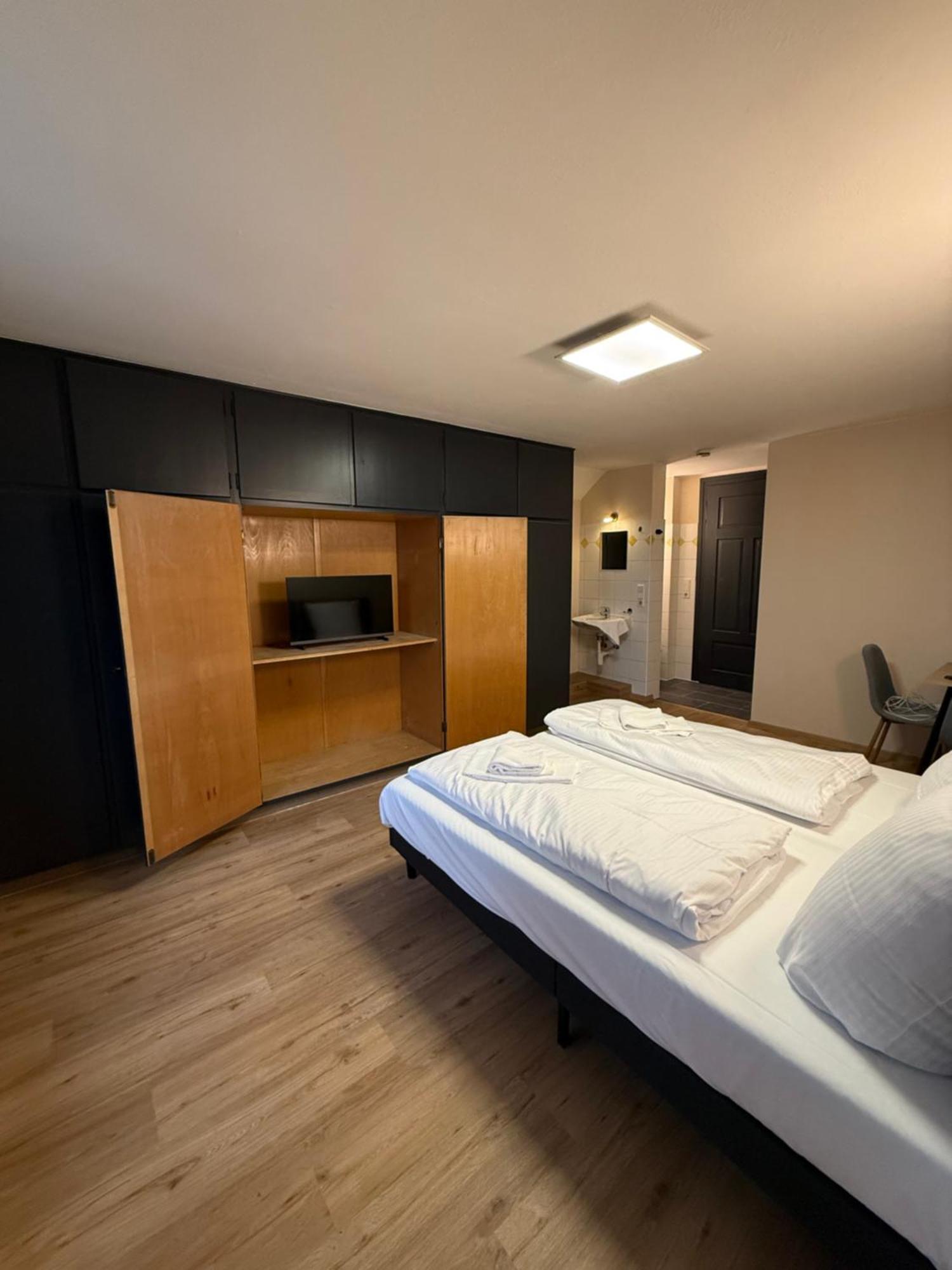 Crown Living Villa Blumenau Studios, Smarttv, Parkplatz Lustenau Ngoại thất bức ảnh